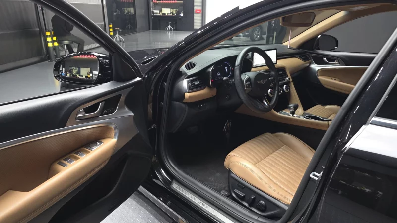 Genesis G70