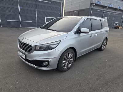 Kia Carnival