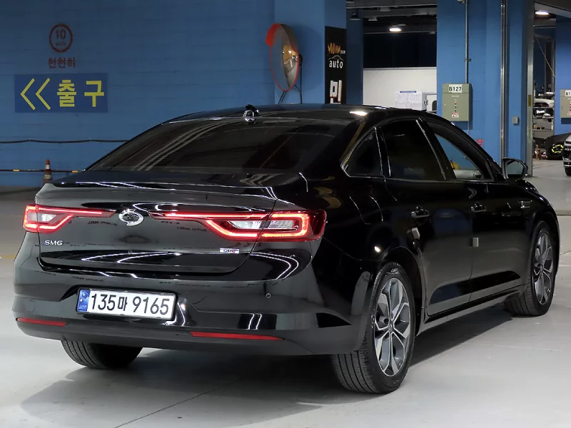 Renault SM6