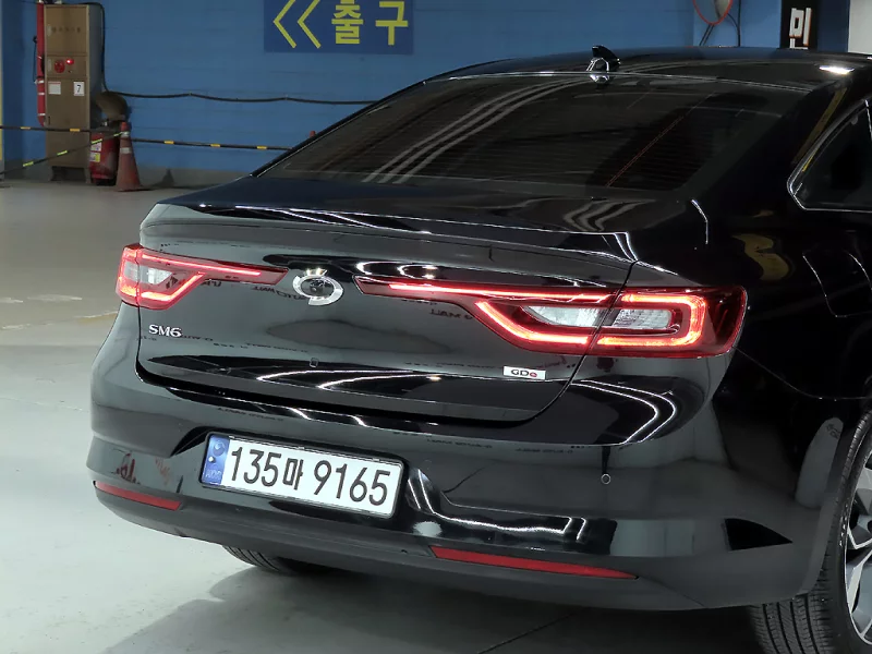 Renault SM6