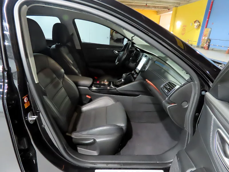 Renault SM6