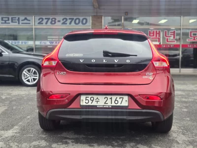 Volvo V40