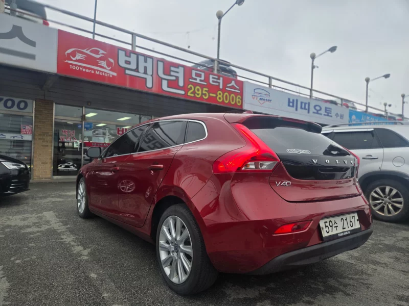 Volvo V40