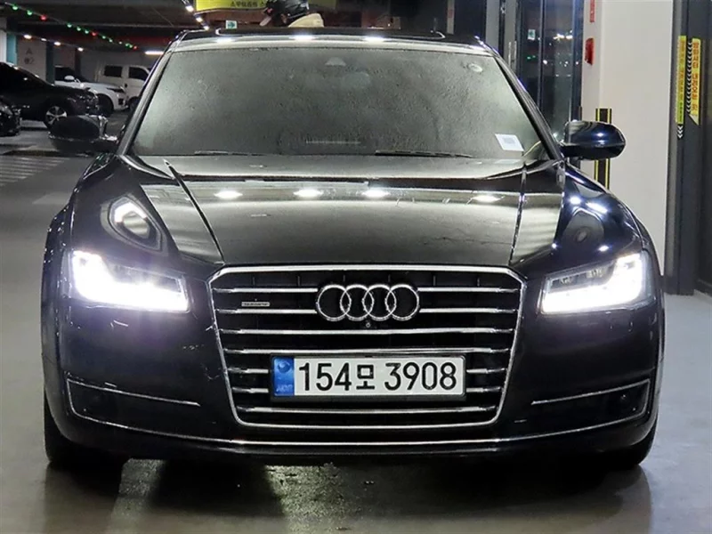 Audi A8