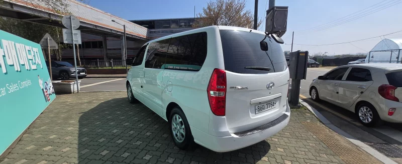 Hyundai Grand Starex