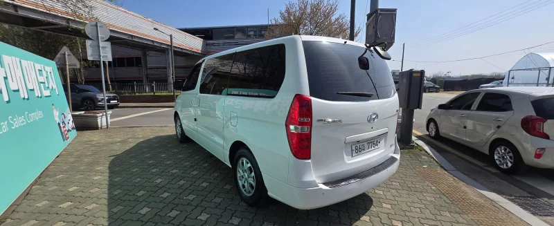 Hyundai Grand Starex