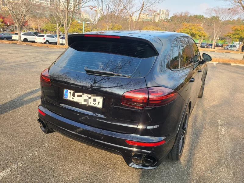 Porsche CAYENNE