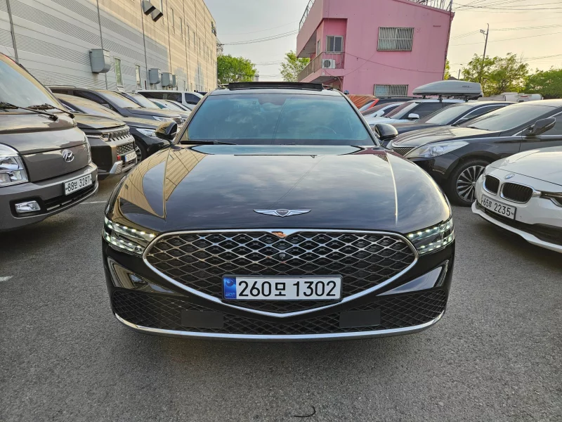 Genesis G90
