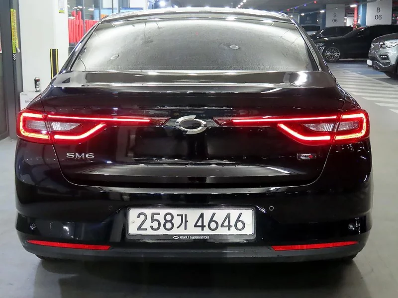 Renault SM6