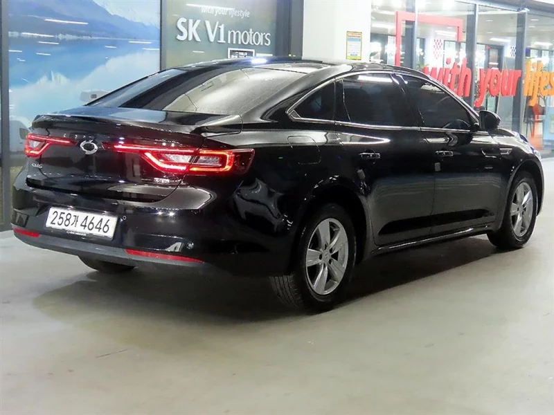 Renault SM6