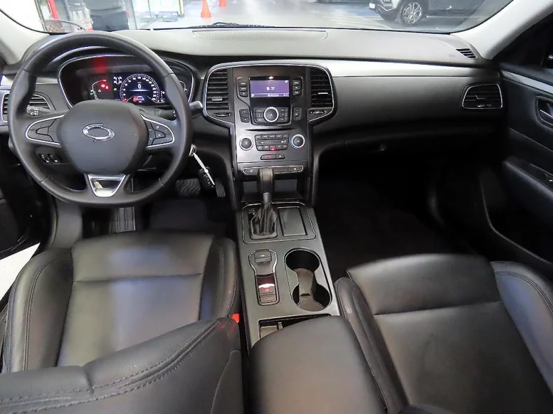 Renault SM6