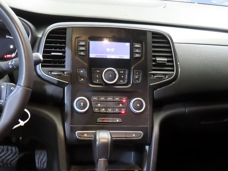 Renault SM6