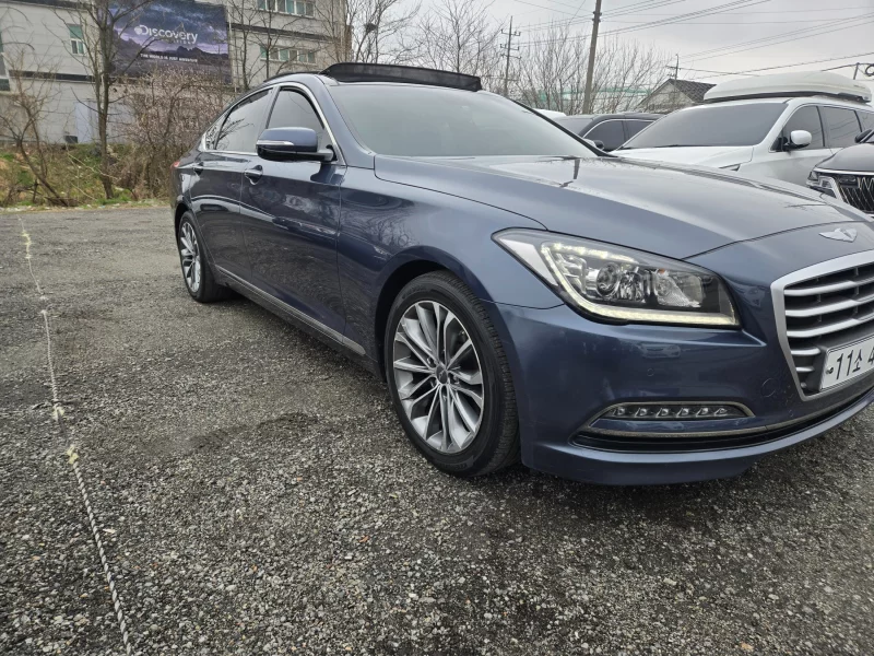 Hyundai Genesis