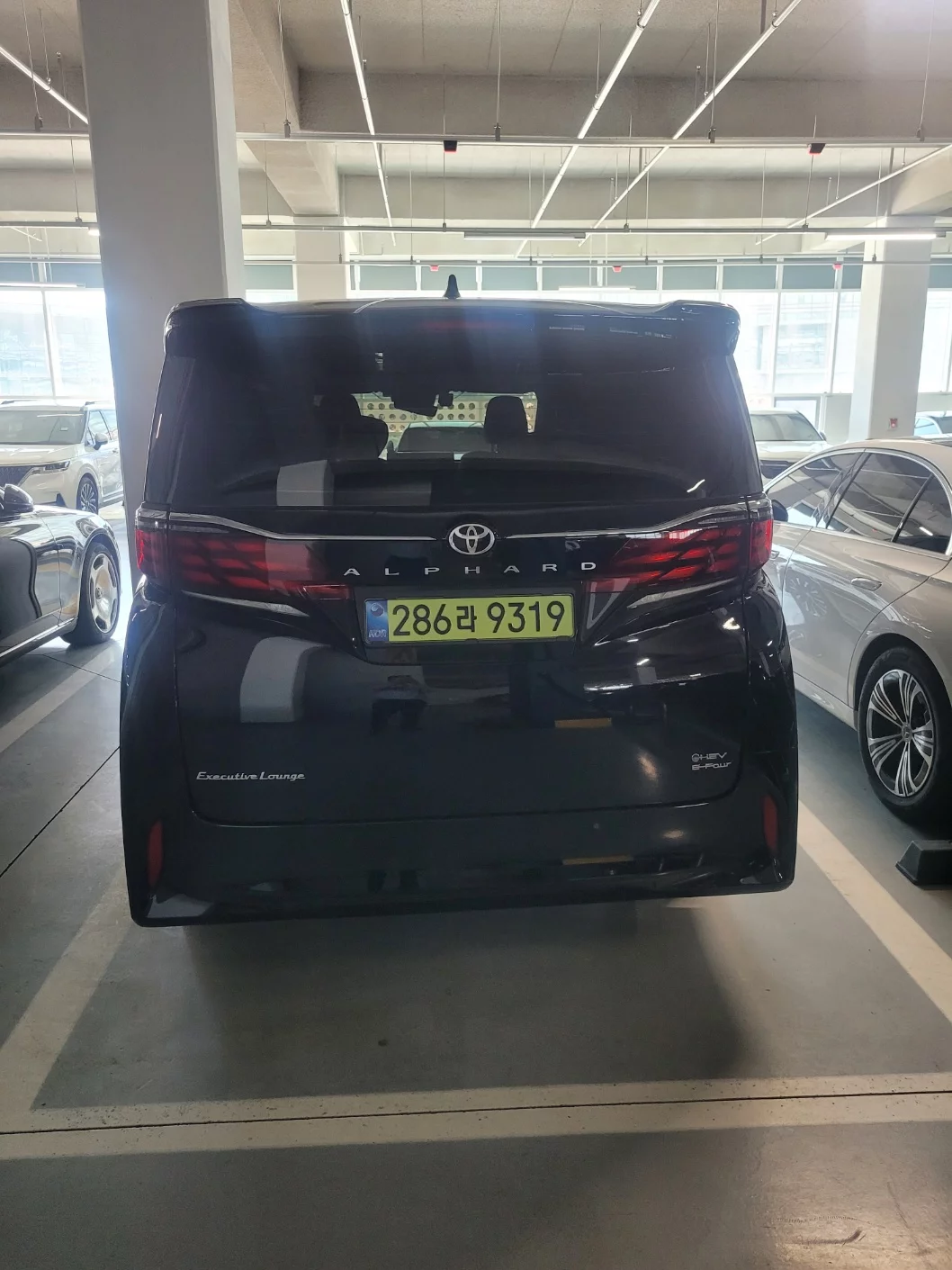 TOYOTA ALPHARD 2025г.в. силовым агрегатом объёмом 2487 см3 на 190 л.с цвет Черный - экспорт из Кореи. Фото №2