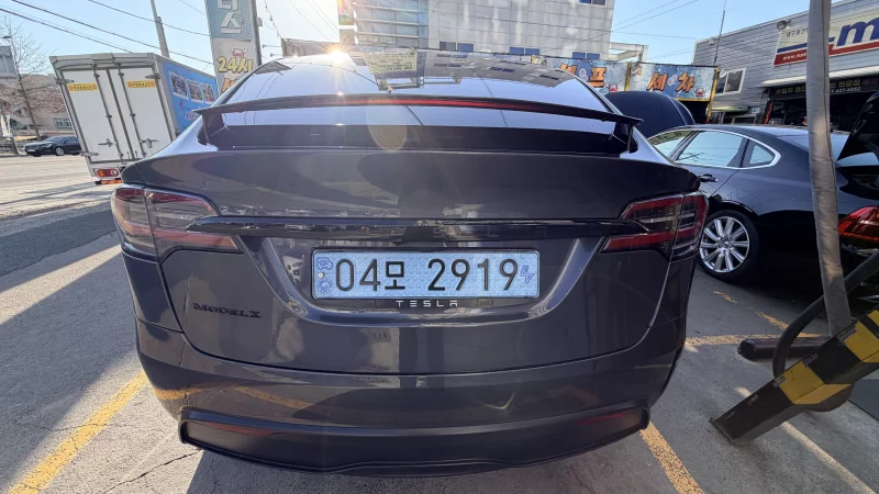 Tesla MODEL X