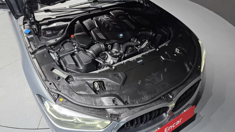 BMW 8-Series