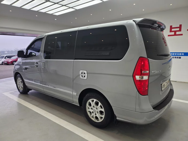 Hyundai Grand Starex