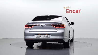 Renault SM6
