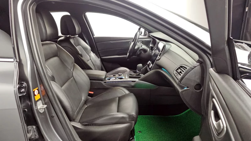 Renault SM6