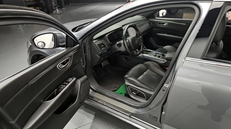 Renault SM6