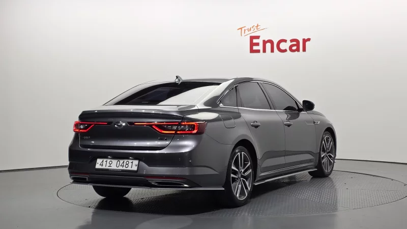 Renault SM6