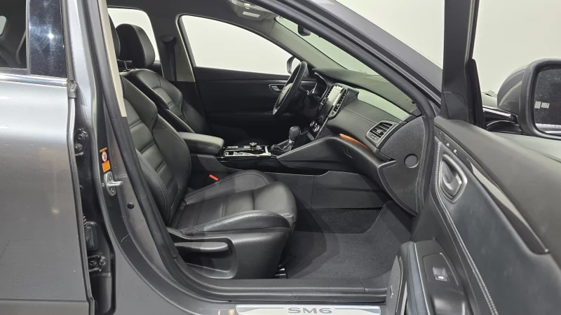 Renault SM6