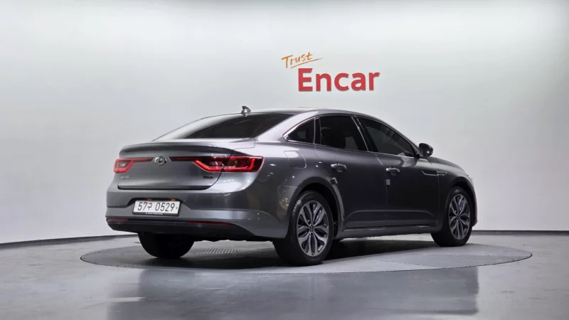 Renault SM6