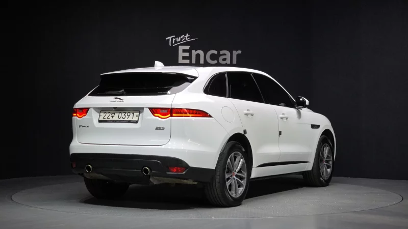 Jaguar F-PACE