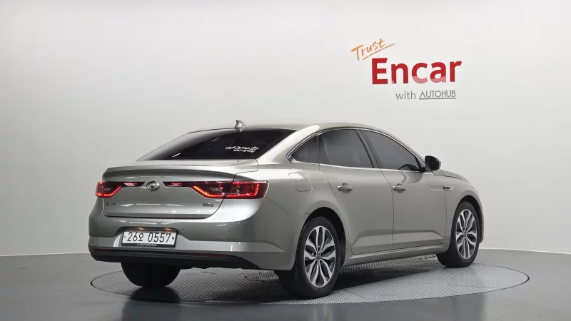 Renault SM6