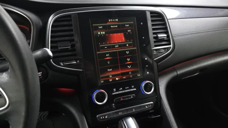 Renault SM6