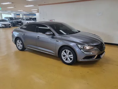 Renault SM6