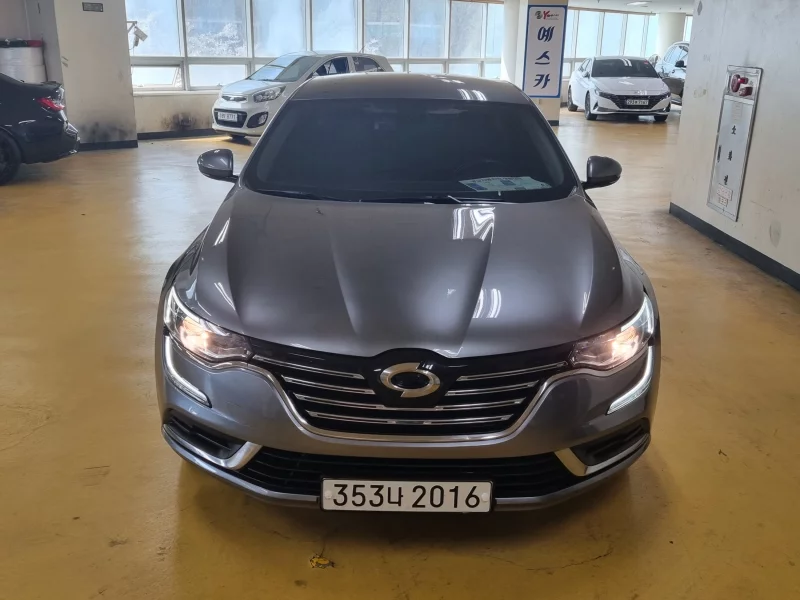 Renault SM6