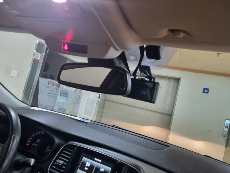 Renault SM6