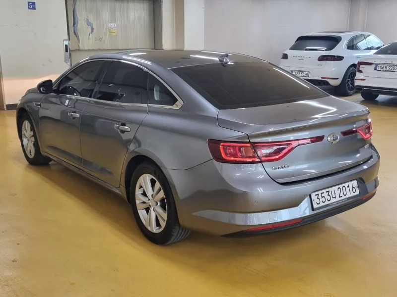 Renault SM6