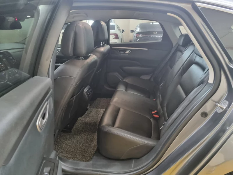Renault SM6