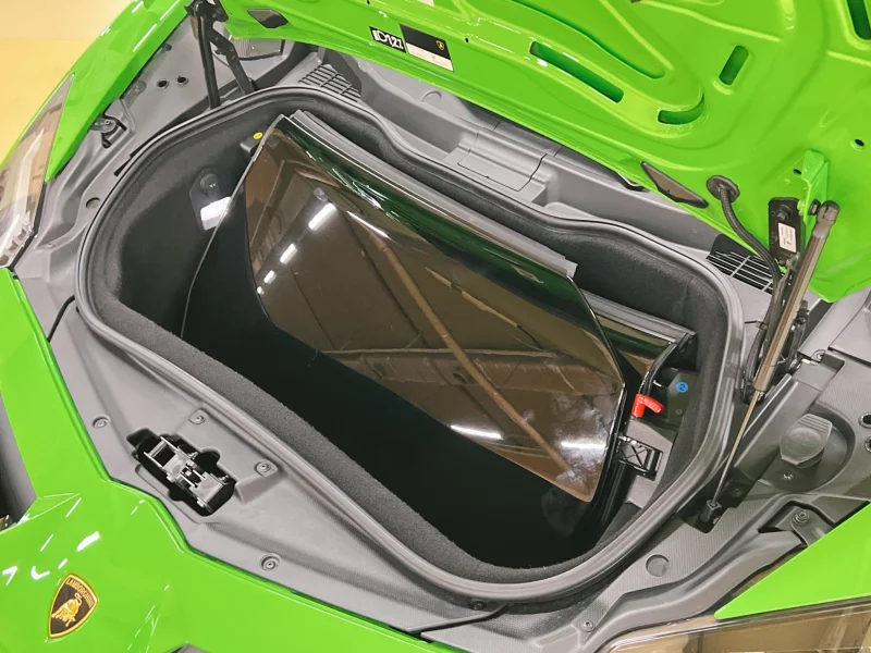 Lamborghini AVENTADOR