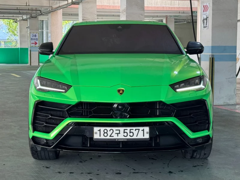 Lamborghini URUS