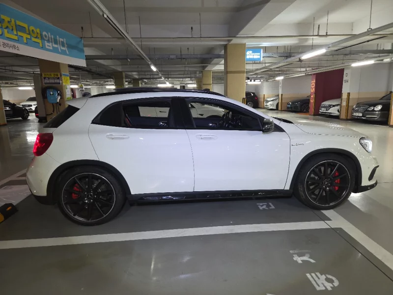 Mercedes-Benz GLA-Class