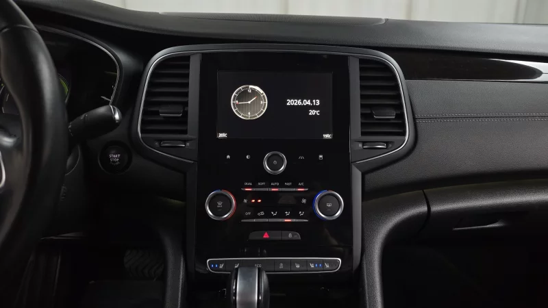 Renault SM6
