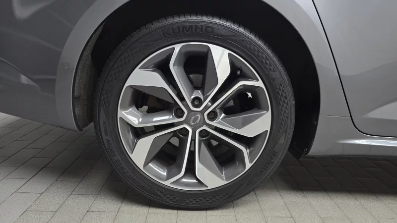 Renault SM6