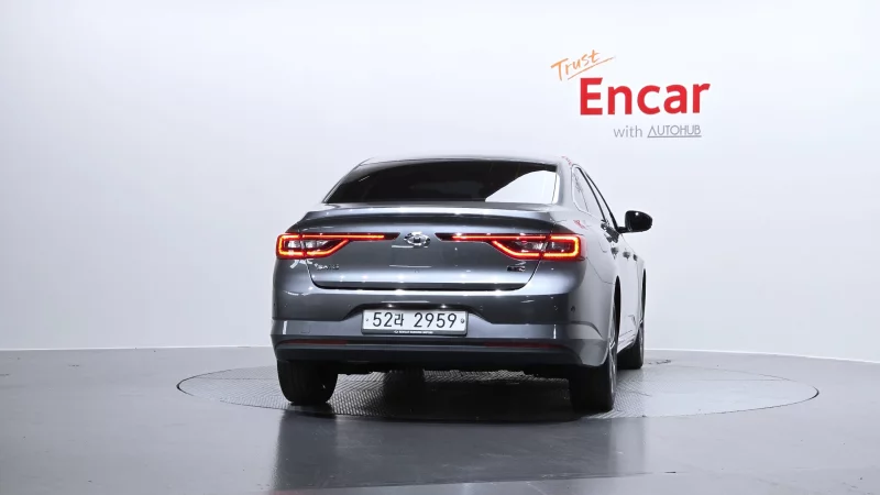 Renault SM6