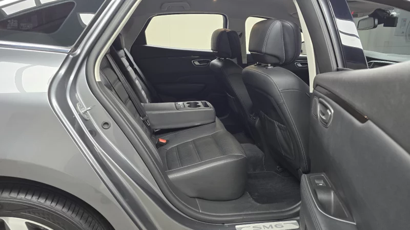 Renault SM6