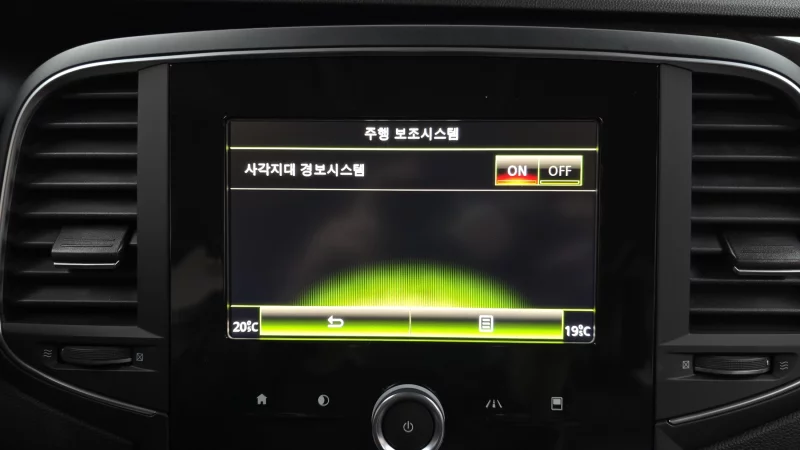 Renault SM6
