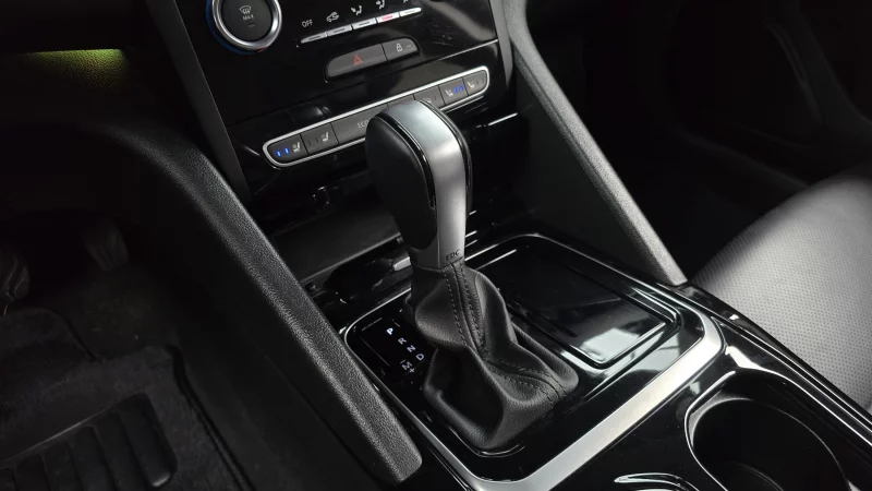 Renault SM6