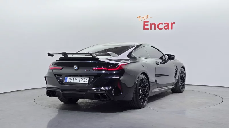 BMW M8