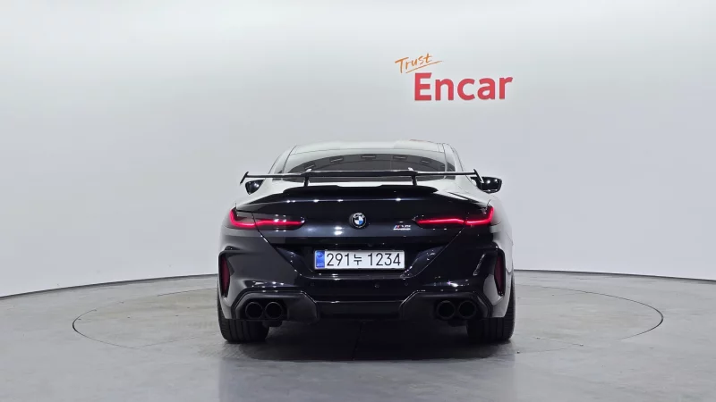 BMW M8