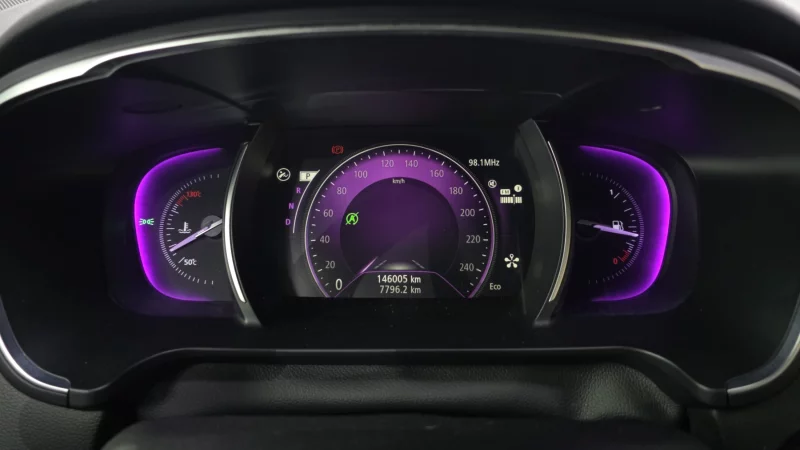 Renault SM6