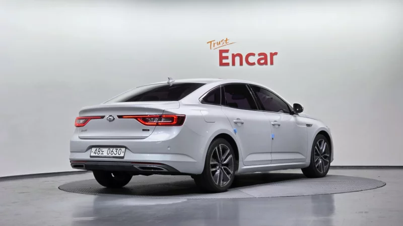 Renault SM6