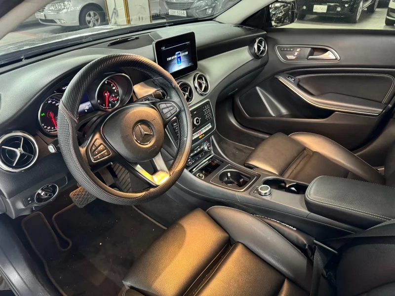 Mercedes-Benz GLA-Class