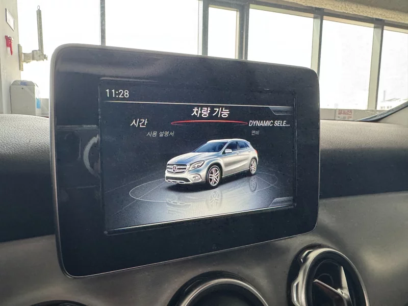 Mercedes-Benz GLA-Class
